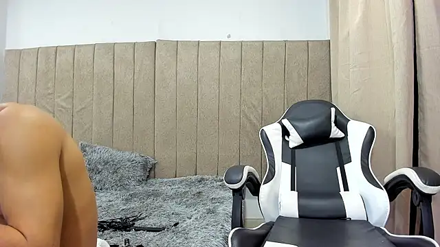 pipe_hot04 Webcam Show