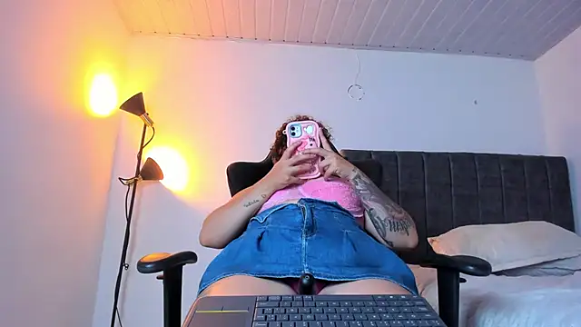 Czat XXX na żywo – KayllaEvanss_