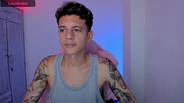 tylernova 라이브 XXX 채팅