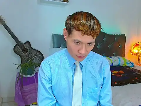 _Santi2 即時 XXX 聊天