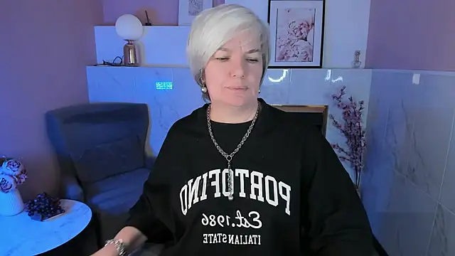 CarmenSoft Adlı Modelin Canlı XXX Sohbeti