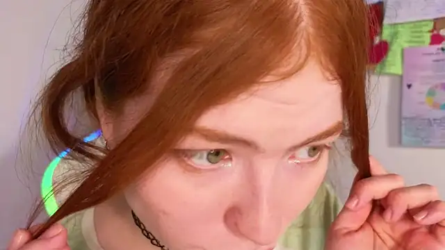 gingercute17 Adlı Modelin Canlı XXX Sohbeti