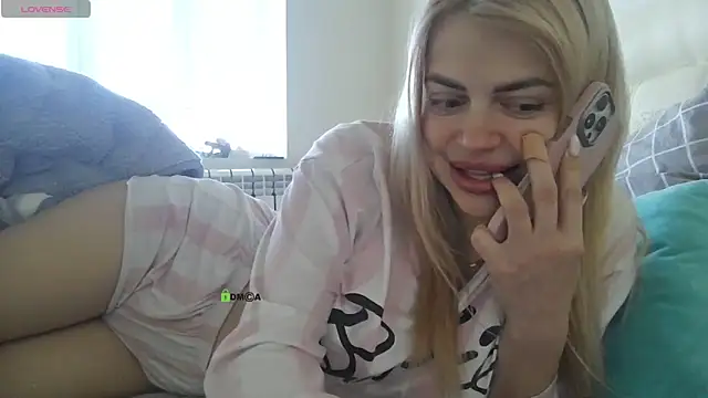 ShamlesssAdell's Live XXX Chat