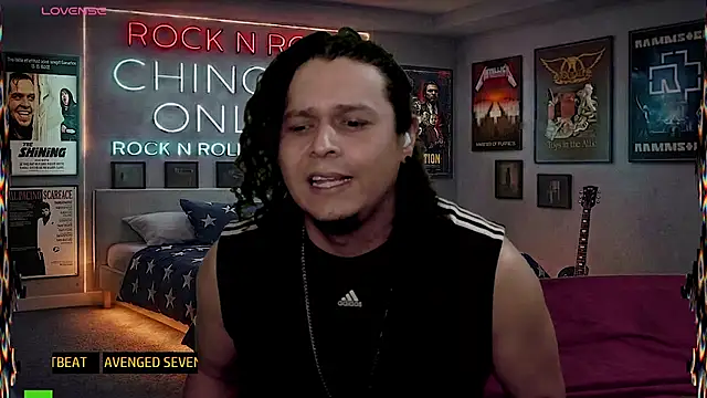 Czat XXX na żywo – chino_roz