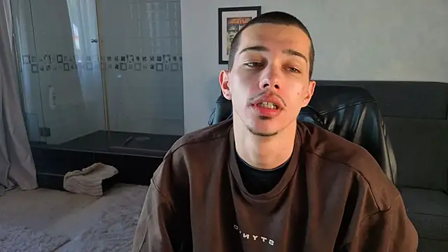 KaydenDrew 现场XXX聊天