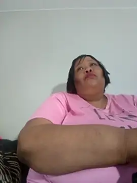 nancy111 élő XXX-chatje