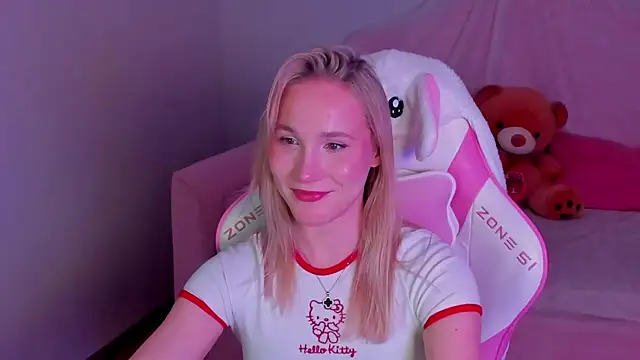 ElaraVoltage's Live XXX Chat