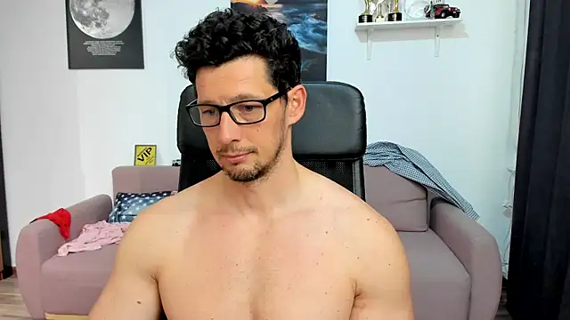 BrutusK08 Webcam show