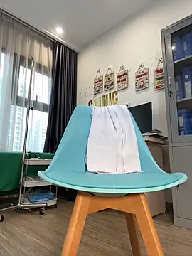 secretly_masturbating Show in webcam