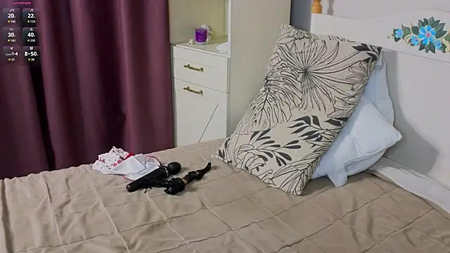 Chat XXX en directo de MicaelaCubr