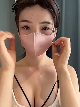 gougou13's Live XXX Chat