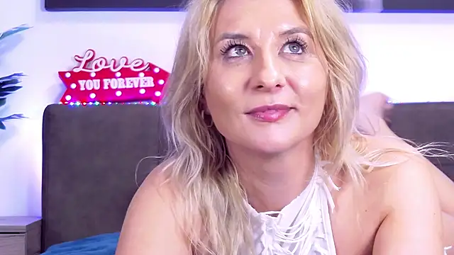 KaylinJan Chat XXX live