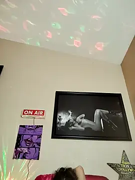 TheDime Show in webcam