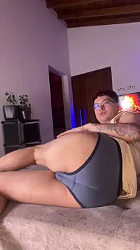 Show modela SamaelGarro_ na web-kameri