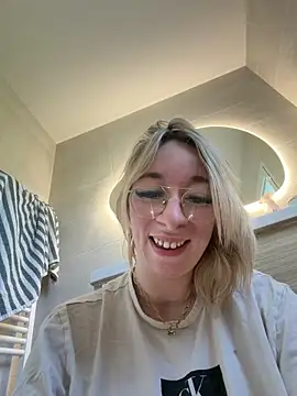 Giuliana_baby 网络视讯表演