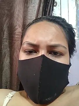 sanu_07 élő XXX-chatje