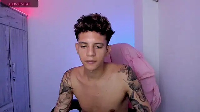 tylernova Pertunjukan Webcam