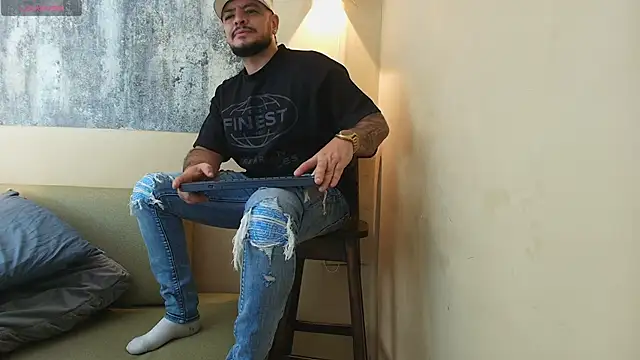 XXX chat uživo modela TROY_KIRK