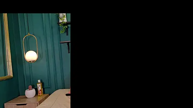 Show de MaelyDoll na webcam