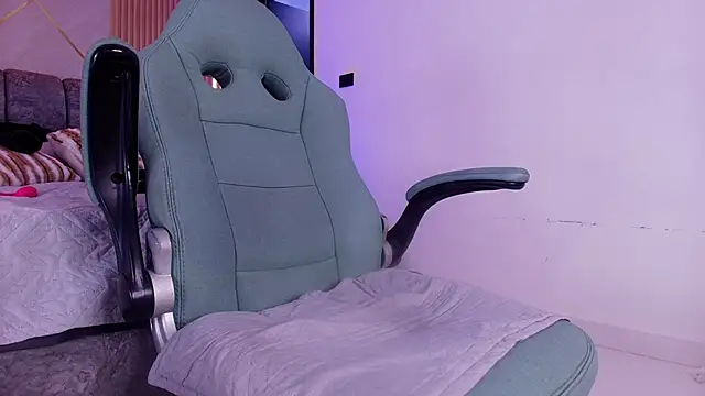 XXX chat uživo modela mister_miike