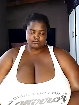 Show modela Chubbymommy201 na web-kameri