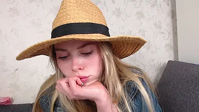 sofiaa_here élő XXX-chatje