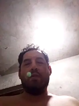 Lujor: διαδικτυακό σόου στην κάμερα