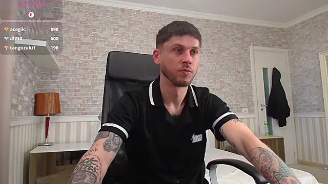 JonahShaw: διαδικτυακό σόου στη ν κάμερα