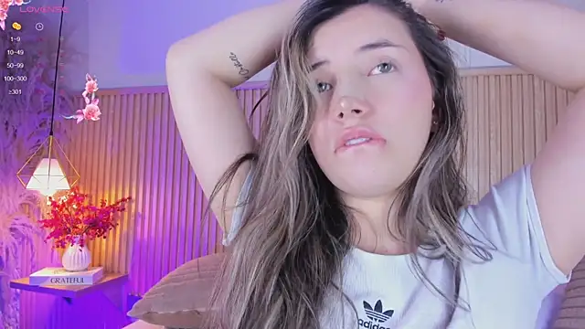 Czat XXX na żywo – MiaBrokss_