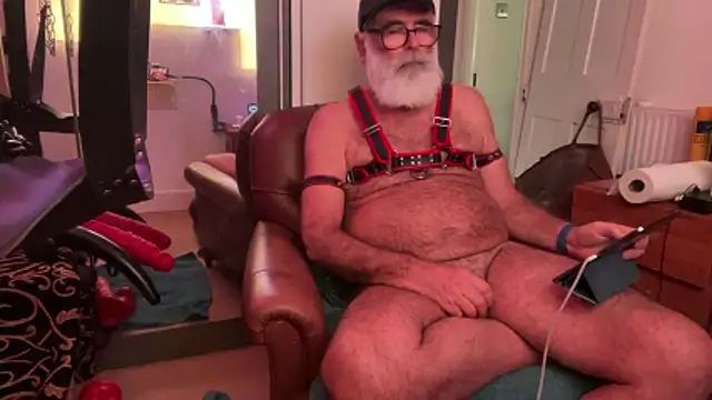 LeatherSdaddy 即時 XXX 聊天