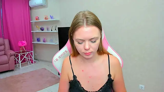 แชท XXX สดของ Strawberrye