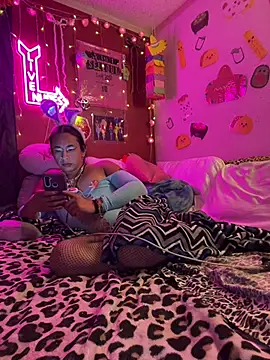 TranSexualJade95: διαδικτυακό σόου στην κάμερα