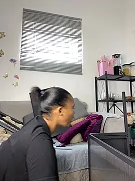 Chatroom XXX en direct de __Fifi