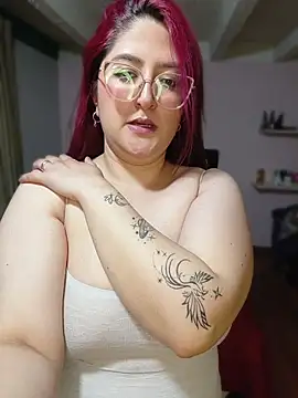 JuliiGrey লাইভ XXX চ্যাট