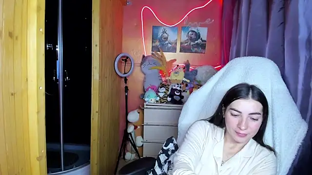 Fiery_Brunette_ Live XXX-Chat