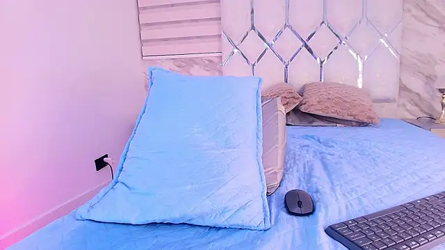 Show modela cataleya_ebony_ na web-kameri