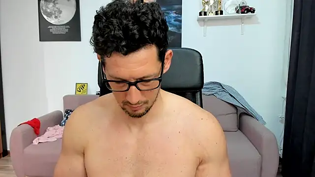 BrutusK08 网络视讯表演