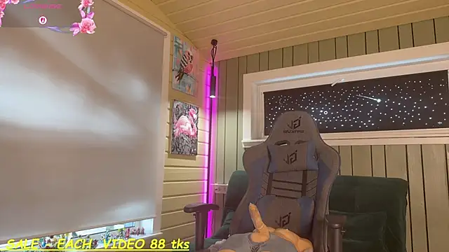 SandyChris Chat XXX in diretta