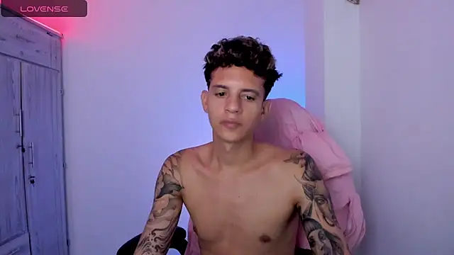 tylernova 在線直播表演