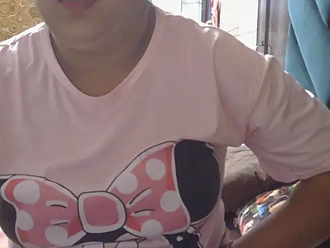 Fuckpussylickass: διαδικτυακό σόου στην κάμερα