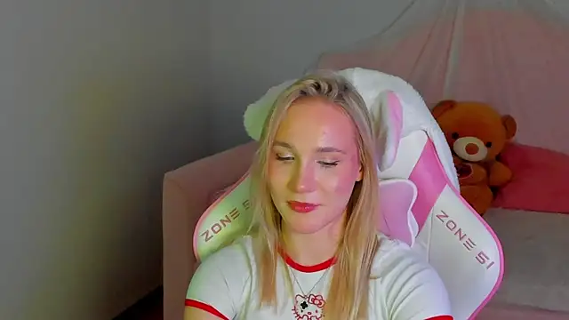 ElaraVoltage: онлайн-секс-чат