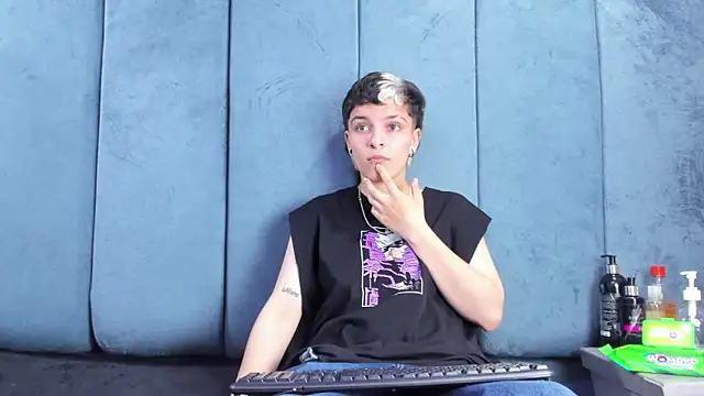 Megan_Thompson_ élő XXX-chatje