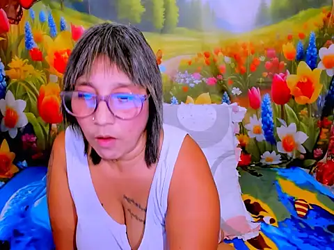 Chat +18 de indianroxy ao vivo