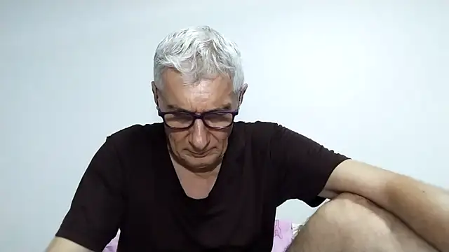 BIGUNCUTHARDCOCK 在線直播表演