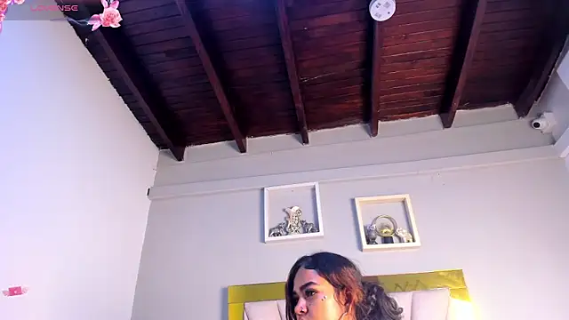 vahiolet_fuentes' Live XXX Chat