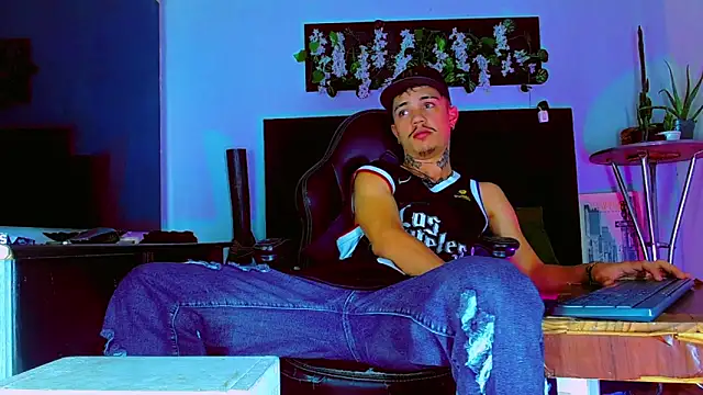 HannibalLester webkamerás műsora