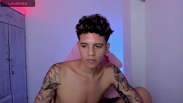 Chat +18 de tylernova ao vivo