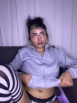 baby_akuma's Live XXX Chat