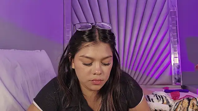 Chatroom XXX en direct de HatsaJones