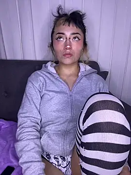 Chatroom XXX en direct de baby_akuma